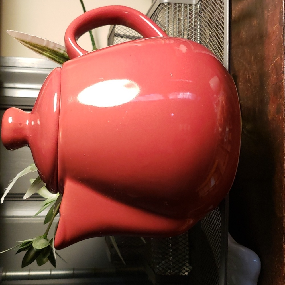 California Pantry teapot